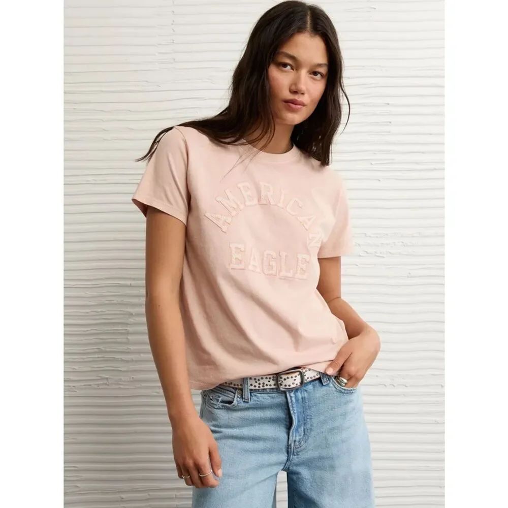 AE Quartz Pink Everyday Graphic Embroidered Patch AMERICAN EAGLE Short Sleeve T